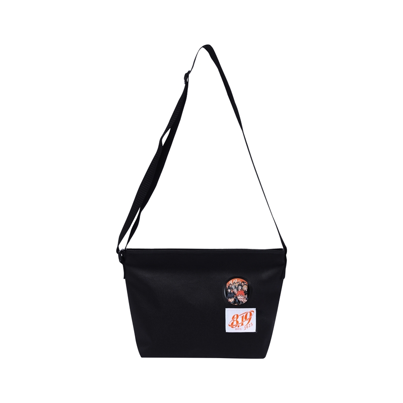 『ハイキュー！！』「８．１９」ショルダーバッグ（缶バッジ１個付き）　２０２５Ｖｅｒ．　ＢＥ３