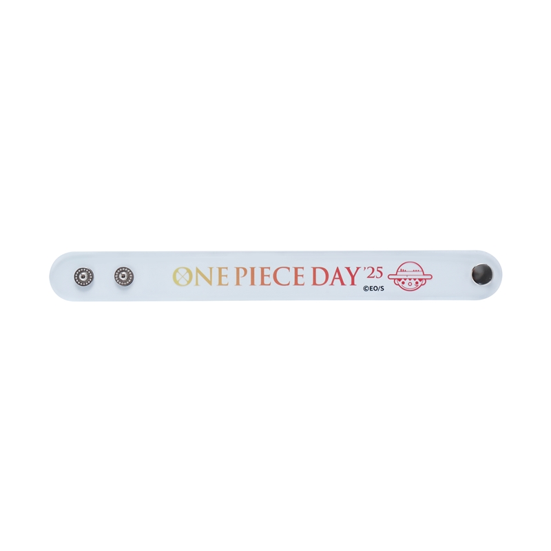 『ＯＮＥ　ＰＩＥＣＥ』ボタン付きバングル　＜ＯＮＥ　ＰＩＥＣＥ　ＤＡＹ’２５＞　ＢＥ３